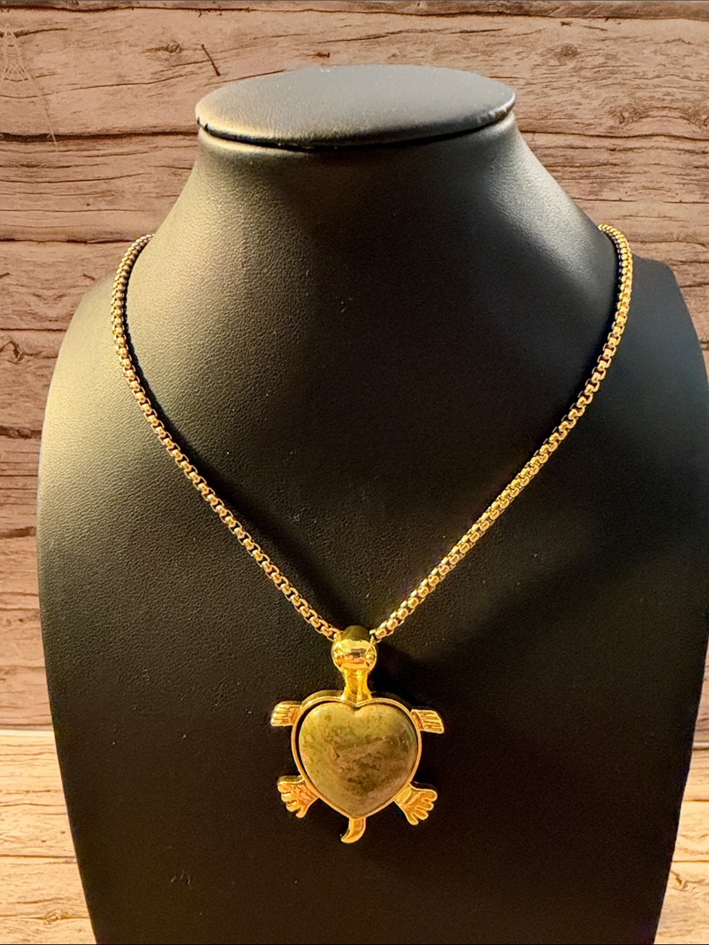Sea Turtle Tortoise Pendant Stone Heart Cabochons Turtle with gold Plated Chain